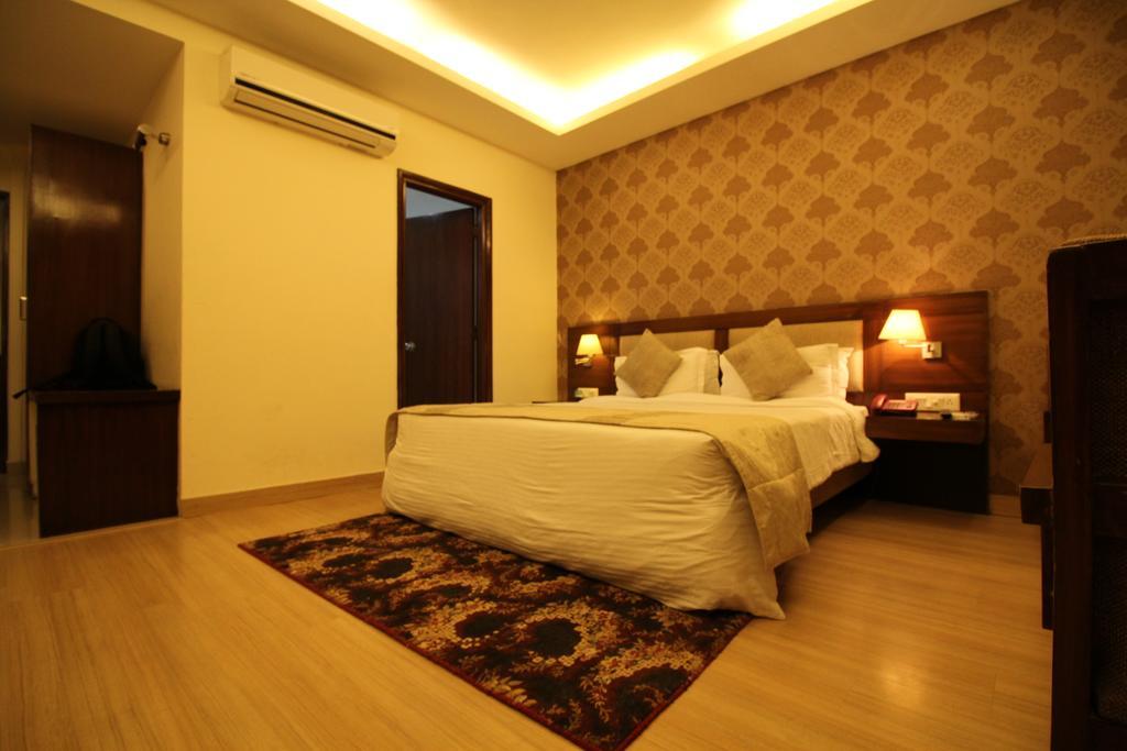 Hotel Forest Avenue - Best Luxury Hotel In Dehradun Exterior photo