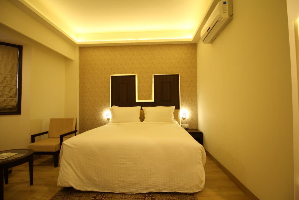 Hotel Forest Avenue - Best Luxury Hotel In Dehradun Exterior photo